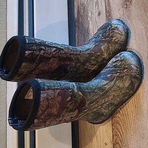 camo bogs